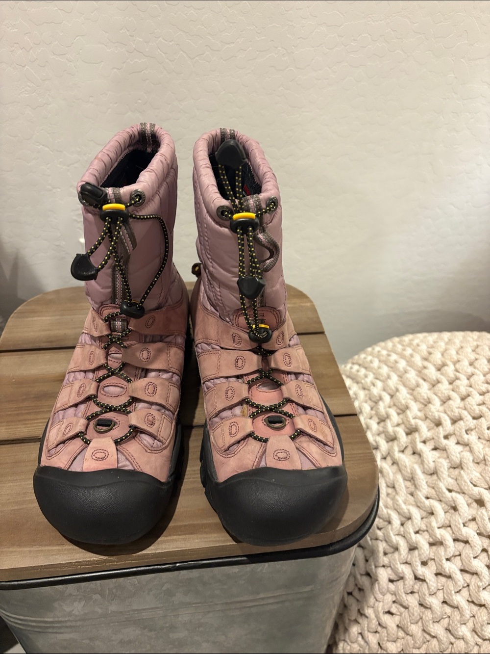 Keen Women's Pink Winter Lace-Up Boots with Black Toe Cap